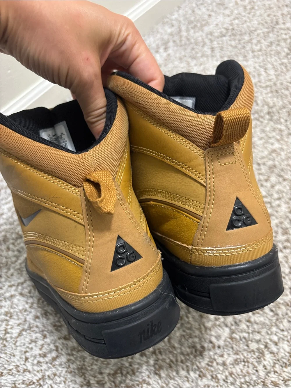 Nike preowned shoe